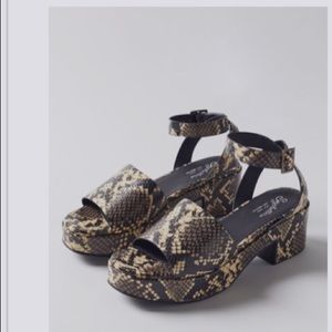 Seychelles vegan leather snake print wedges